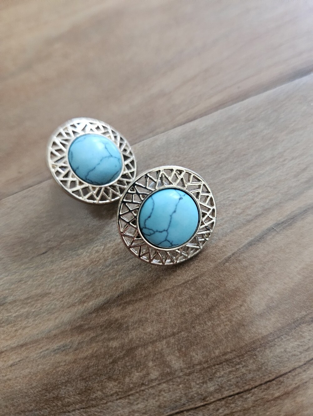 Faux Turquoise Stone Filigree Circle Stud Earrings - Turquoise